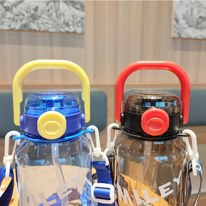 Damen Sportliche Trinkflasche mit praktischem Tragegurt Brehn