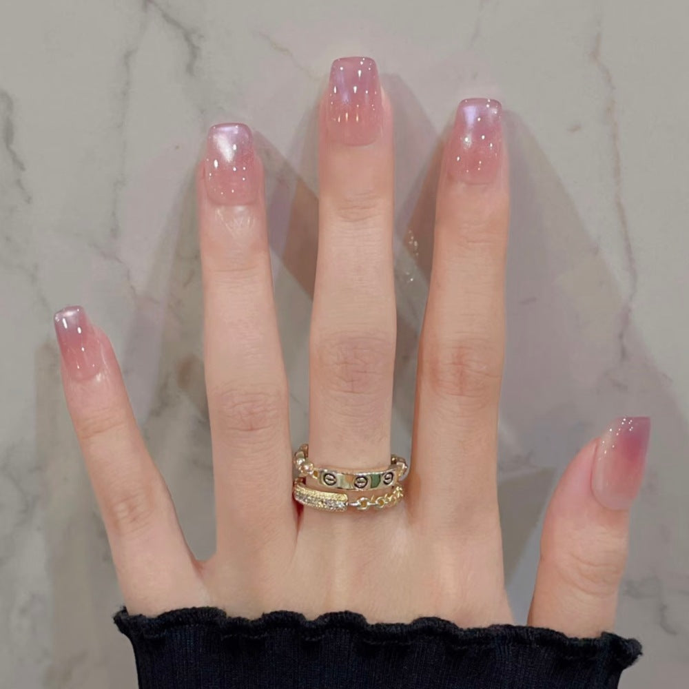 Kunstnägel mit Elegantem Ombre-Effekt Brehn