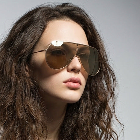 Damen futuristische Oversized-Sonnenbrille mit schützendem Metallrahmen Brehn