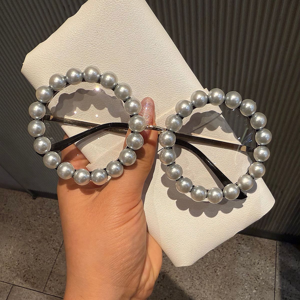 Damen elegante Vintage-Sonnenbrille mit Perlenbesatz Brehn