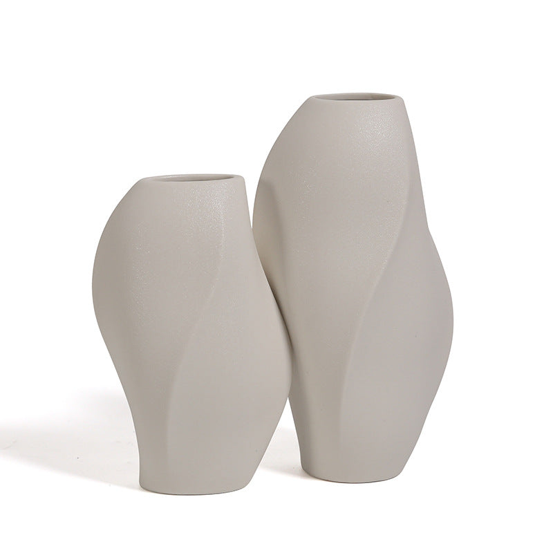 Elegante und zeitgenössische Keramikvase Brehn