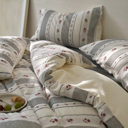 Gestreiftes Blumen-Bettdeckenbezug-Set mit Kissenbezügen