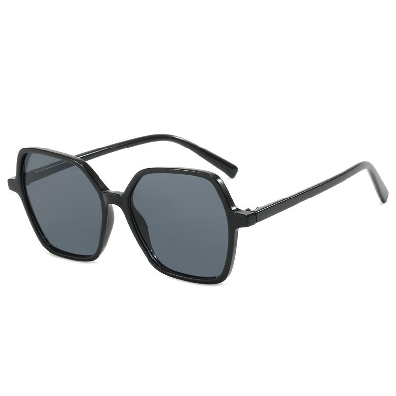 Damen oversized Sonnenbrille mit modernem, transparentem Rahmen Brehn