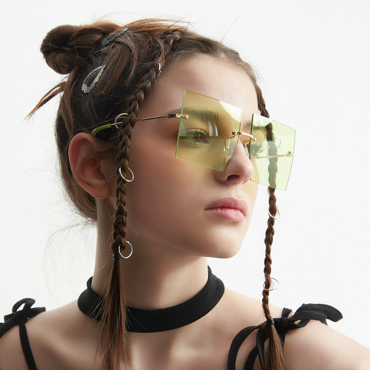 Damen modische quadratische Sonnenbrille mit breiten Gläsern und filigranem Metallrahmen Brehn