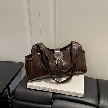 Elegante Handtasche aus Lackleder