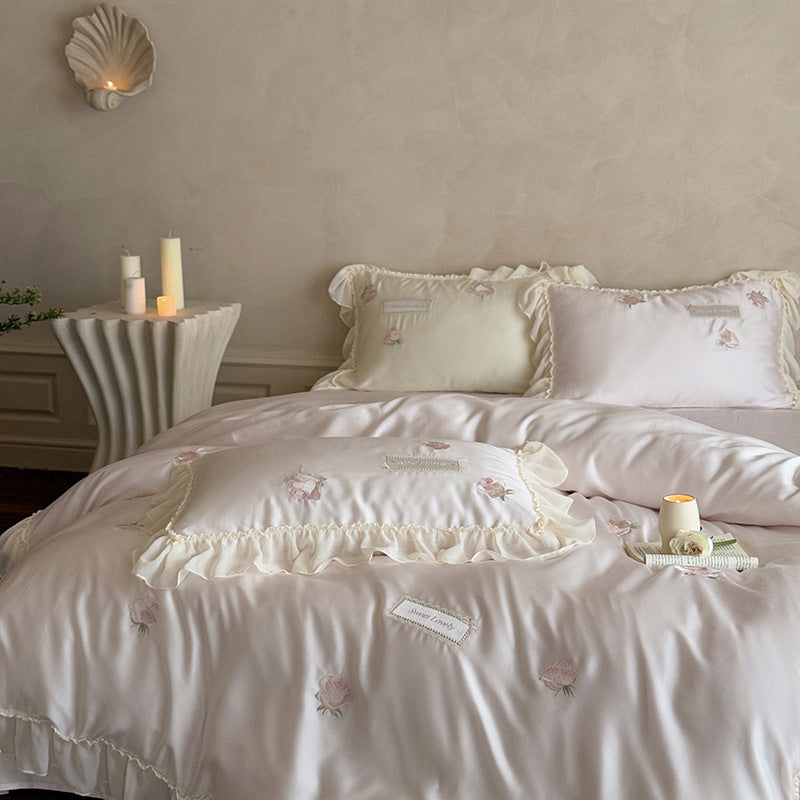 Wendbare Baumwollsatin Rose bestickte Volant Bettwäsche Set mit Rüschenshams und verdecktem Verschluss