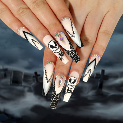 Kunstvolle Nagelverlängerungen im Halloween-Design Brehn
