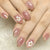 Blumenverzierte Gel-Nagelkunst Brehn