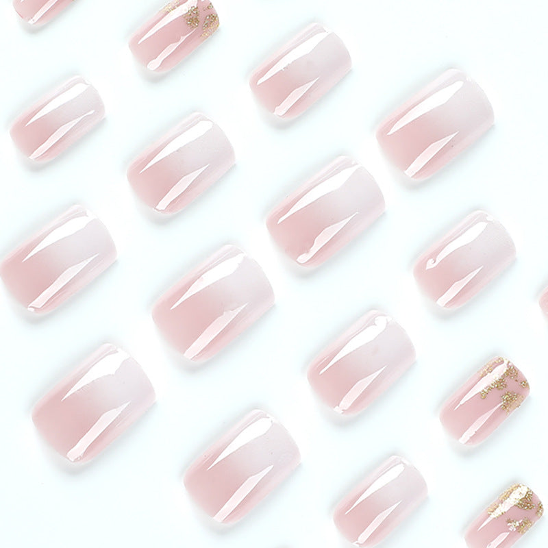 Kunstvolle Gel-Nägel mit Glitzer und Ombre-Effekt Brehn
