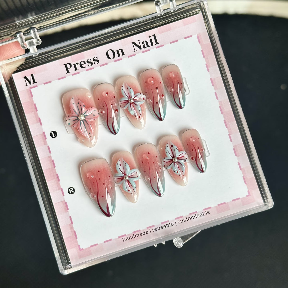 Künstlerisches wiederverwendbares Press-On-Nagel-Set
