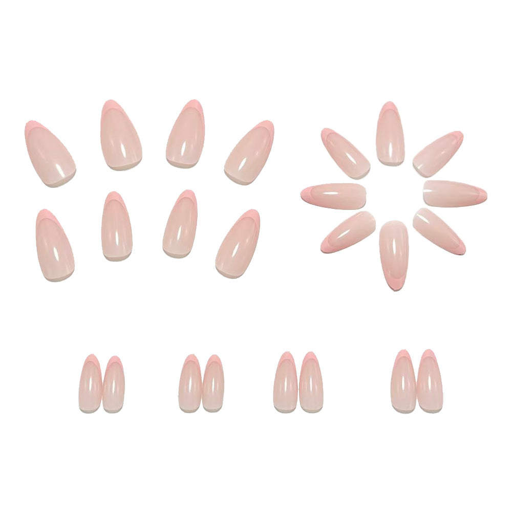 Elegante Stiletto Kunstnägel mit Filigranem French-Tip Brehn
