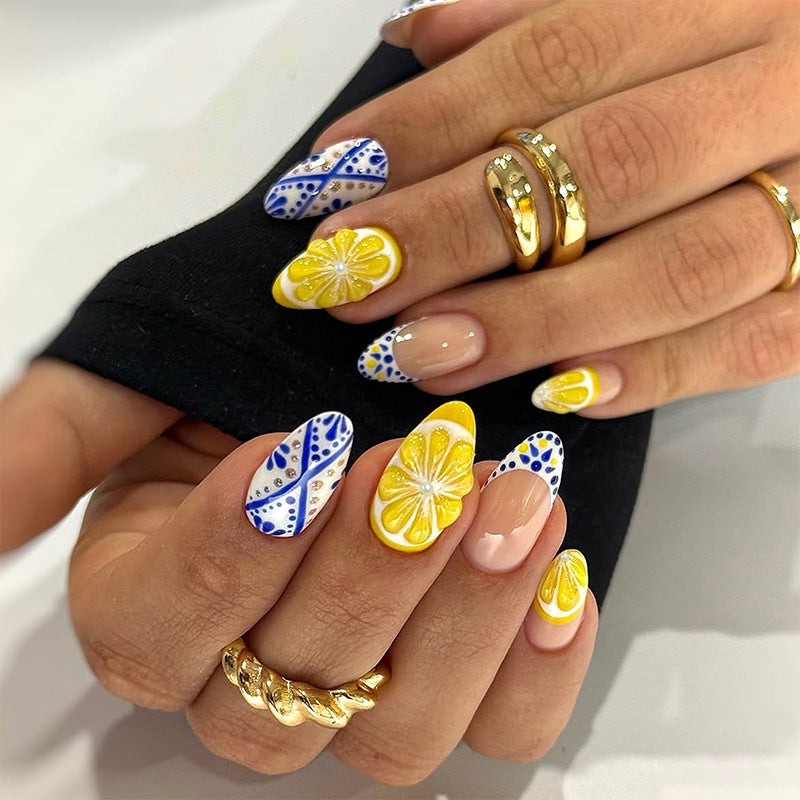 Kunstvolle 3D Nagelspitzen mit maritimem Design Brehn