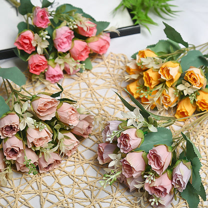 Künstlicher Blumenstrauß für die Wohnkultur