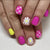 Kunstnagelset mit verspieltem Blumen- und Karomuster Brehn
