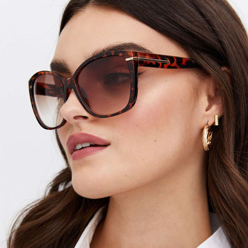 Damen oversized Sonnenbrille mit elegantem Kunststoffrahmen und schützendem UV-Filter Brehn