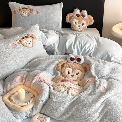 Kuschelige Bettgarnitur mit applizierten Plüsch-Teddys und Sherpa-Oberfläche