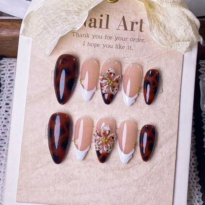 Elegantes Floral Press-On Nagelkunst Set Brehn