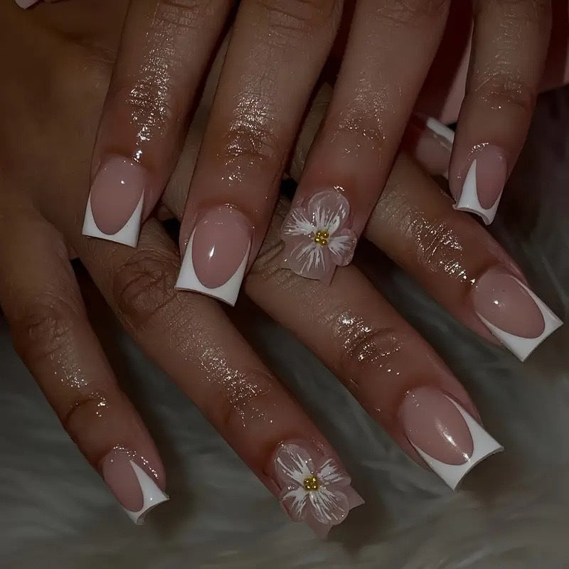 Dekorativer Langer Press-On Nagelset Brehn