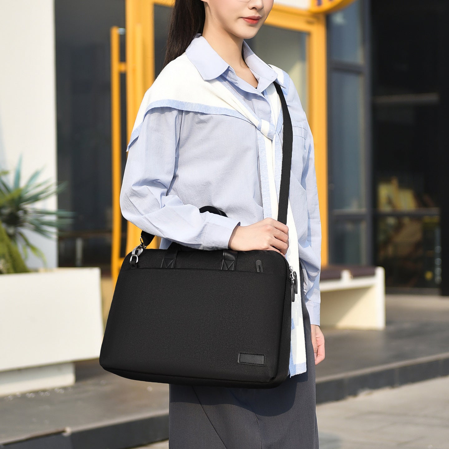 Laptoptasche mit Praktischem Schultergurt und Robustem Material Brehn