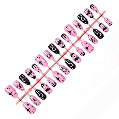 Kreatives Nagelset mit Halloween-Motiv Brehn