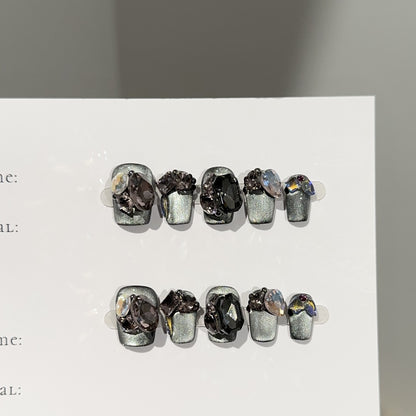 Glamouröse mit Edelsteinen verzierte Press-On Nagelset