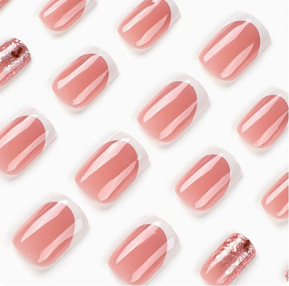 Elegante Press-On Nagelkunst Brehn