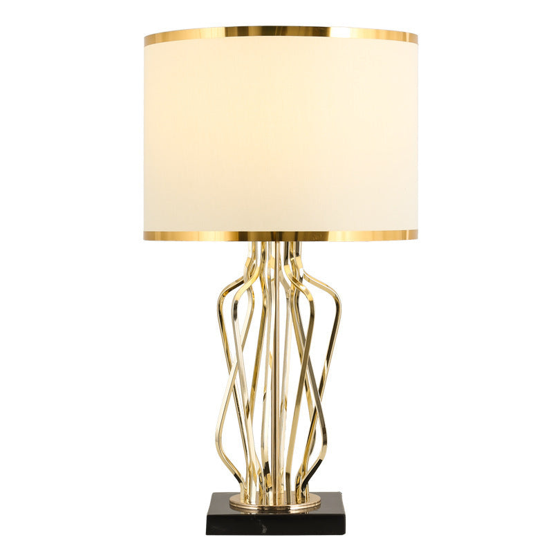 Elegante skulpturale Tischlampe