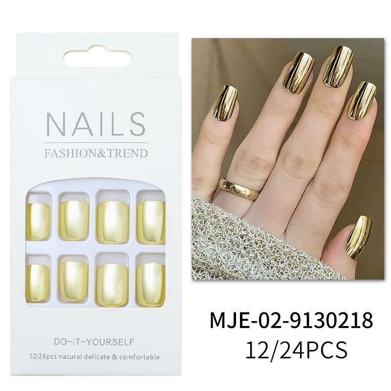 DIY Press-On Nail Set mit elegantem natürlichem Finish Brehn