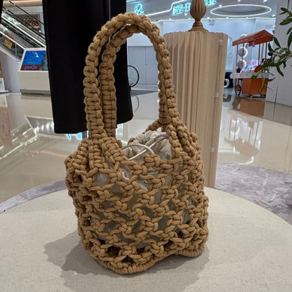 Modische Handtasche Aus Geflochtenem Material Brehn