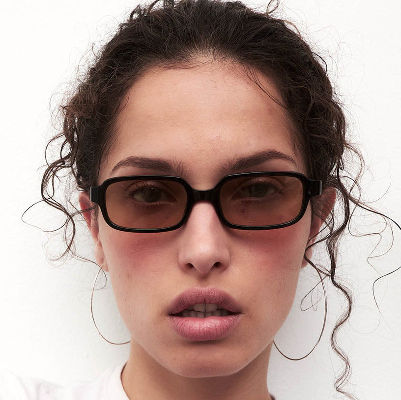 Damen Sonnenbrille im modernen, kantigen Design mit hochentwickelten UV-Schutzgläsern Brehn