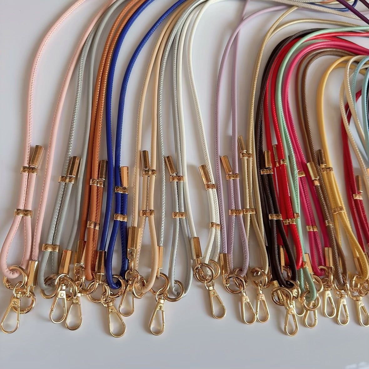 Verstellbares Multi-Use Lanyard mit dualen Clips Brehn