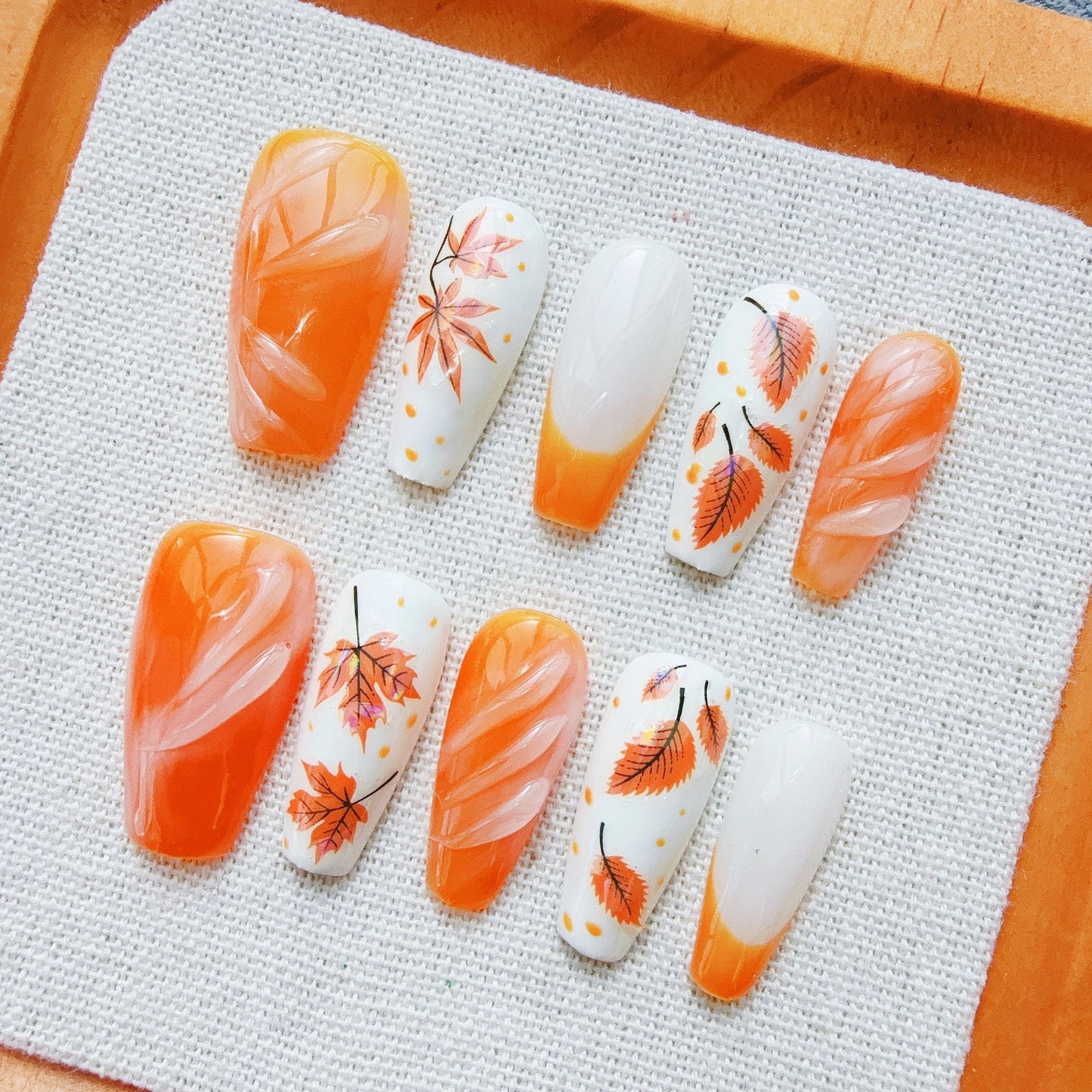Herbst-Themen Künstlerisches Press-On Nagelset Brehn