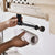 Moderne Wandgarderobe mit Holzdetails Brehn