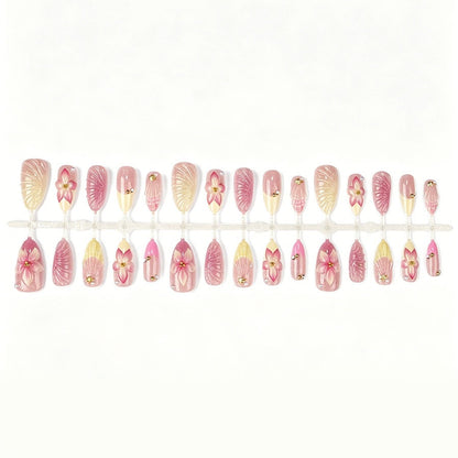 Kunstnagelset mit kunstvollen Blumen- und Muschelmuster Brehn