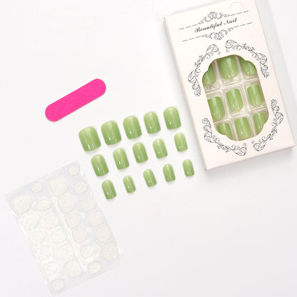 Glänzende Press-On-Nagelspitzen-Kollektion Brehn