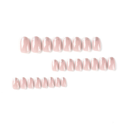 Kunstvolle Nagellack-Applikationen mit elegantem Glitzer-Finish Brehn