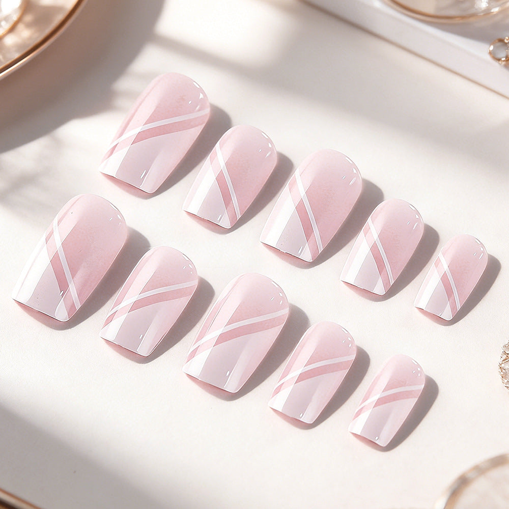 Elegantly gestaltetes geometrisches Nagelkunst-Set Brehn