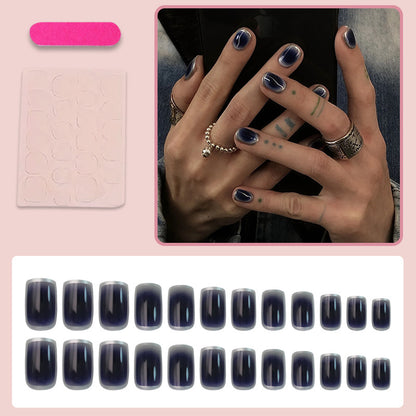 Kunstnagelset mit luxuriösem Farbverlauf und modernen Akzenten Brehn