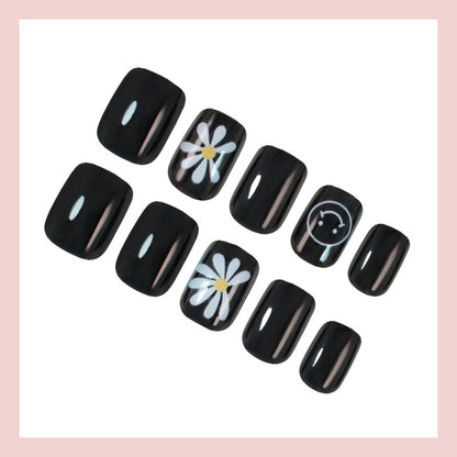 Kunstnagelset mit kreativen Blumen- und Uhrenmotiven Brehn