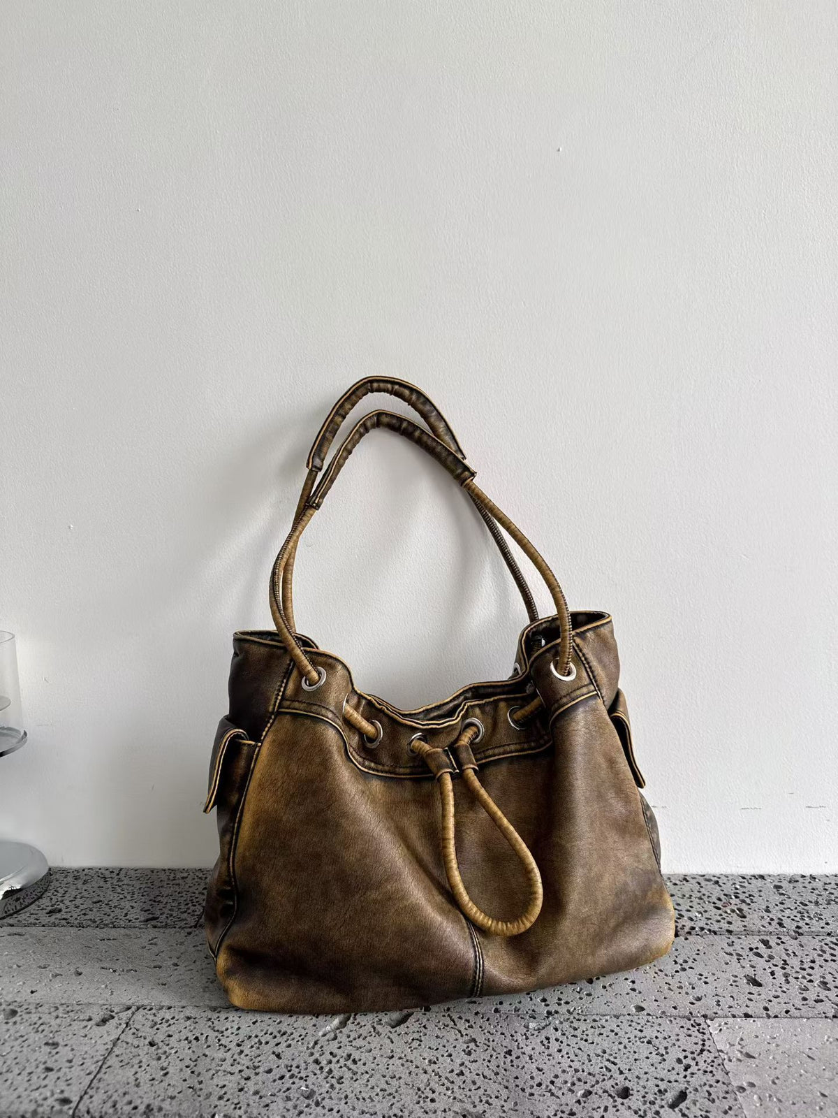 Erschöpftes Leder Schlapp-Tote