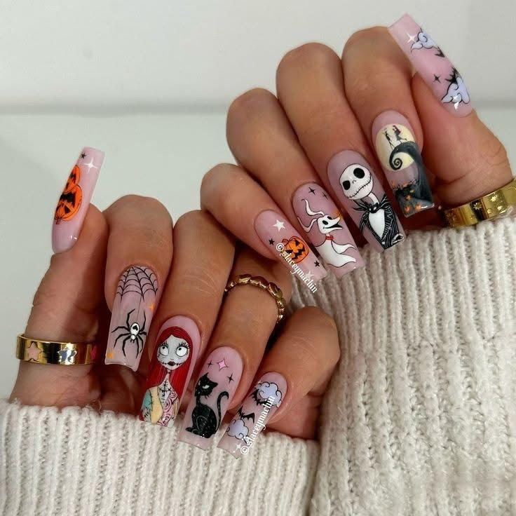 Kunstnagelset mit Halloween-Motiven und kreativen 3D-Verzierungen Brehn