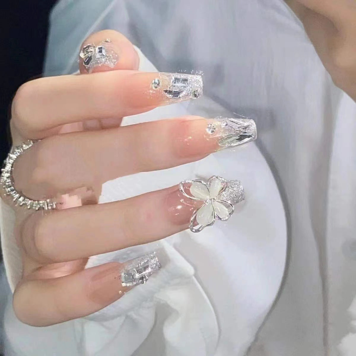 Glamouröse florale Acryl-Nagelkunst-Erweiterungen Brehn