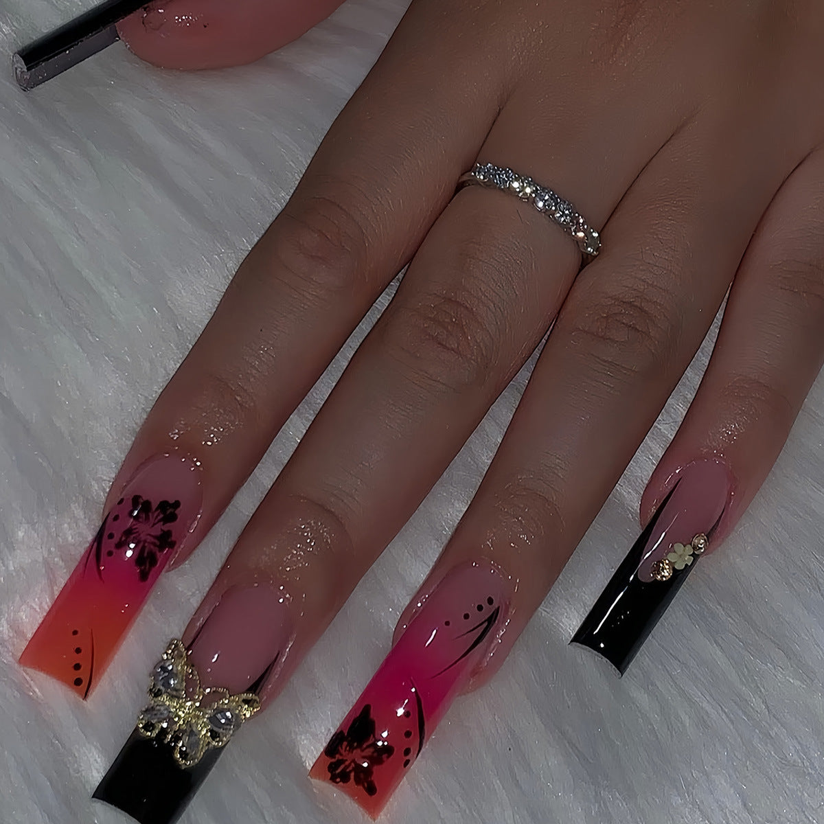 Premium 3D Floral Press-On Nagelkunst Brehn
