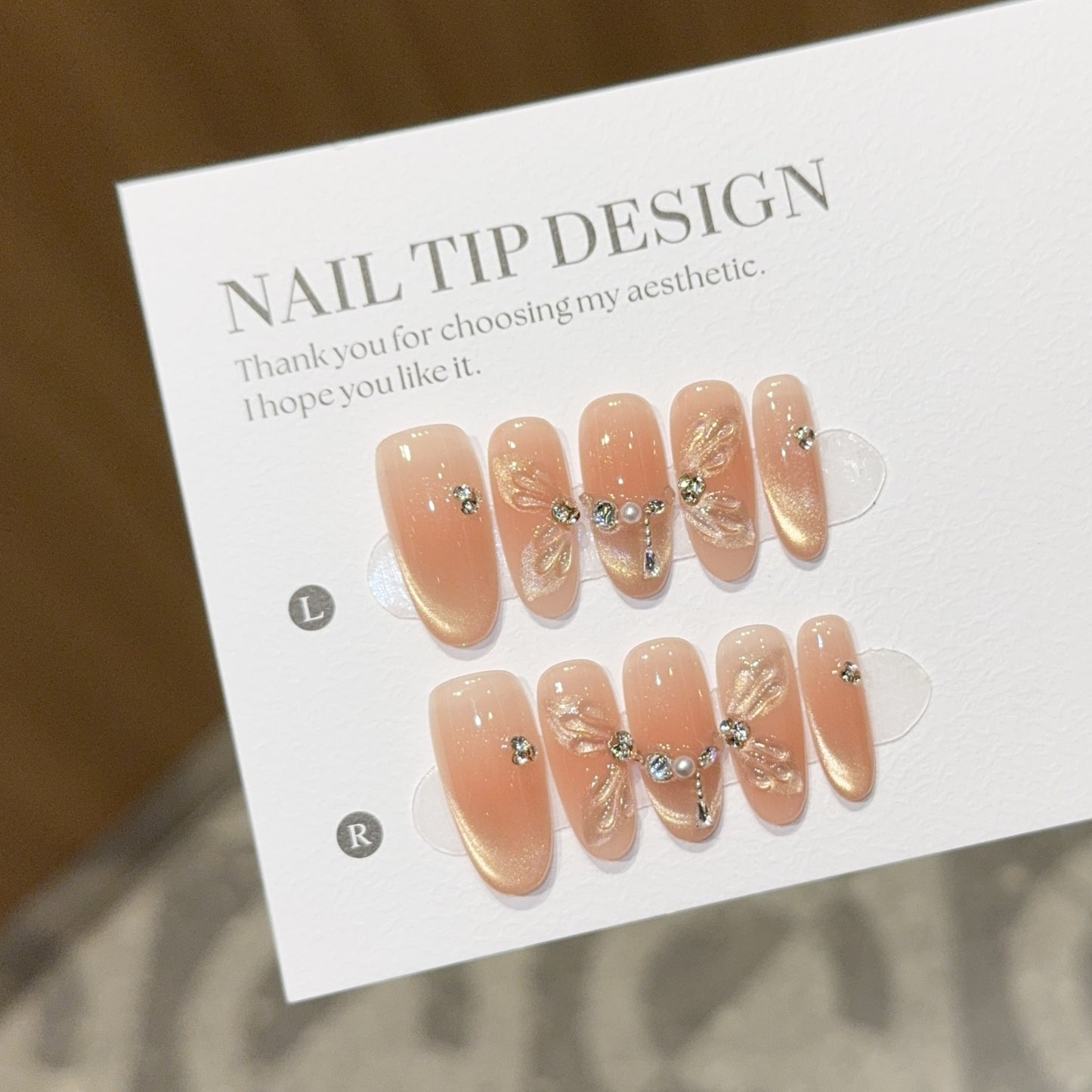 Künstliche Nagelspitzen mit Eleganten Floralen Details Brehn
