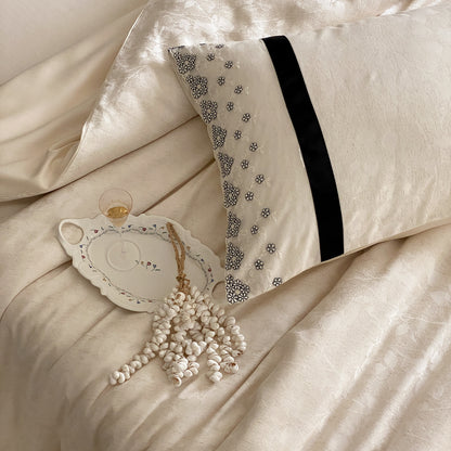 Luxuriös gesticktes Satin Bettwäsche-Set mit Bettbezug und Kissenbezug