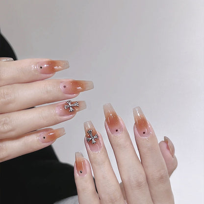 Kunstnagelset mit Glamourösen 3D-Verzierungen Brehn