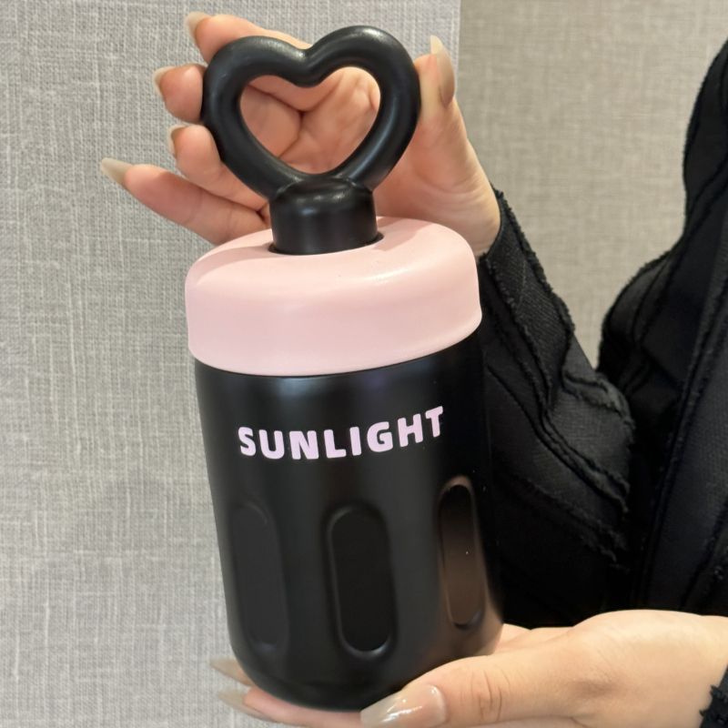 Damen praktische Trinkflasche mit Herzgriff Brehn