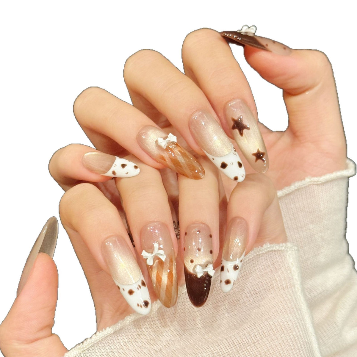 Dekoratives Press-On Nagelkunstset mit einzigartigen Bogen- und Stern-Designs