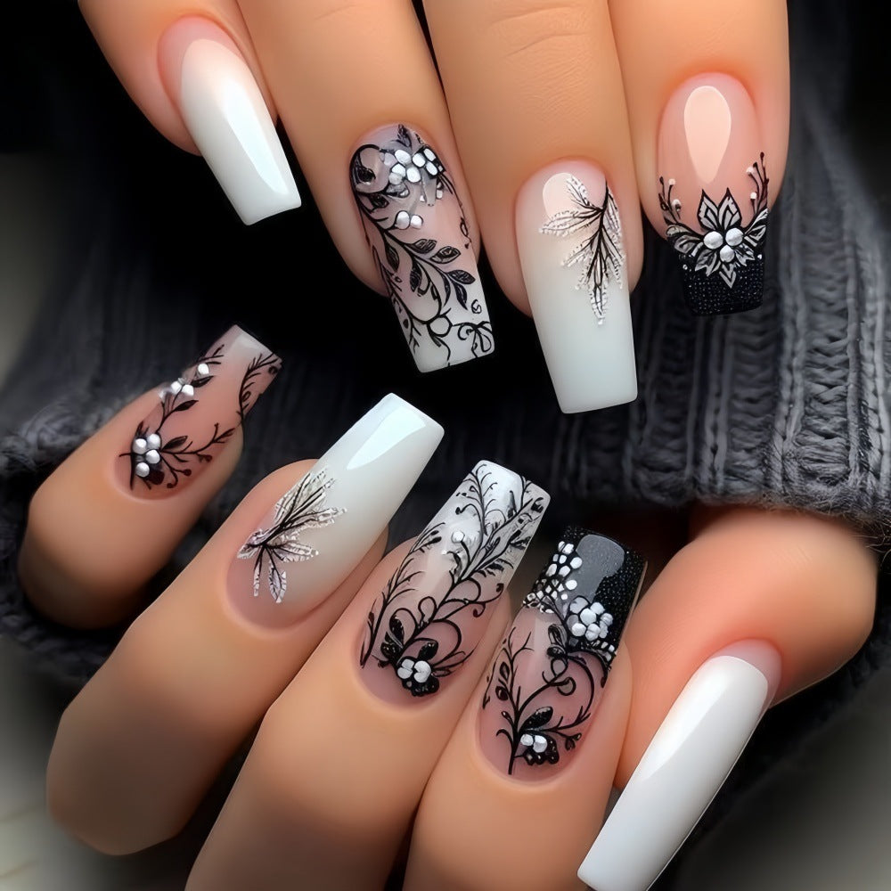Kunstnägel mit elegantem Floral-Design Brehn