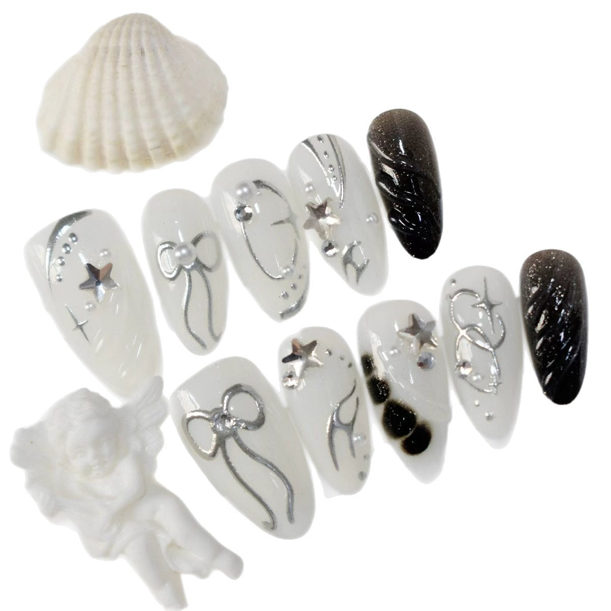 Kreatives Press-On Nagelkunstset mit eleganten silbernen Akzenten Brehn